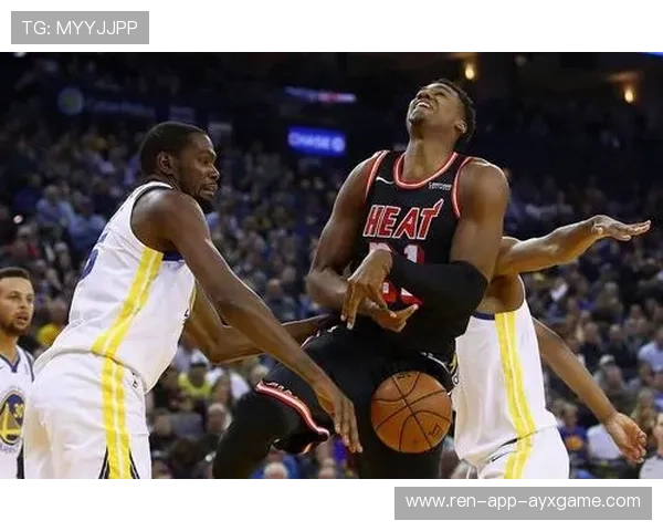 太阳团队板凳球员在下半场带动全队进攻